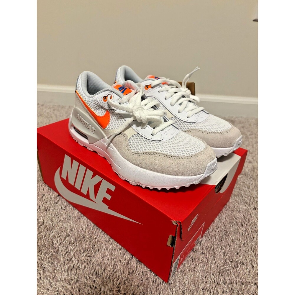 NEW NIKE AIR MAX SYSTM (GS) BIG KIDS SZ 4.5 (WOMEN 6.5), WHITE/LIGHT GREY/ORANGE